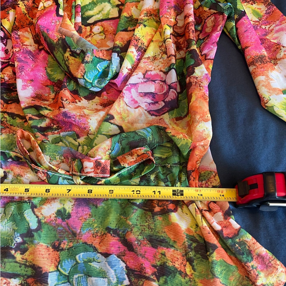 JULIETTE•COLORFUL SHEER DRAPING
BLOUSE.SIZE MEDIUM - Picture 13 of 14